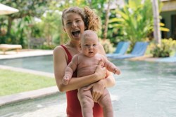 naked-mom-parenting-trend-naked-mom-pare.jpg